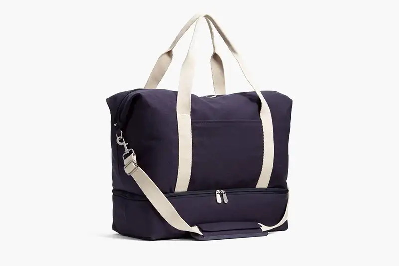 Lo & Sons Catalina Deluxe Weekender Bag in purple