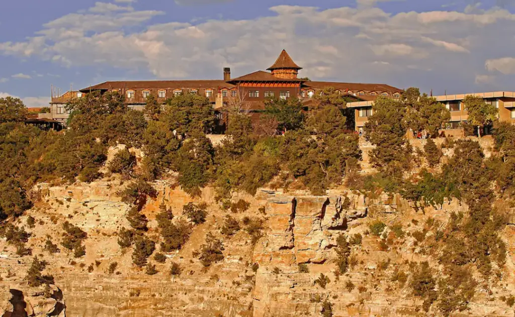 El Tovar Hotel Near the Grand Canyon