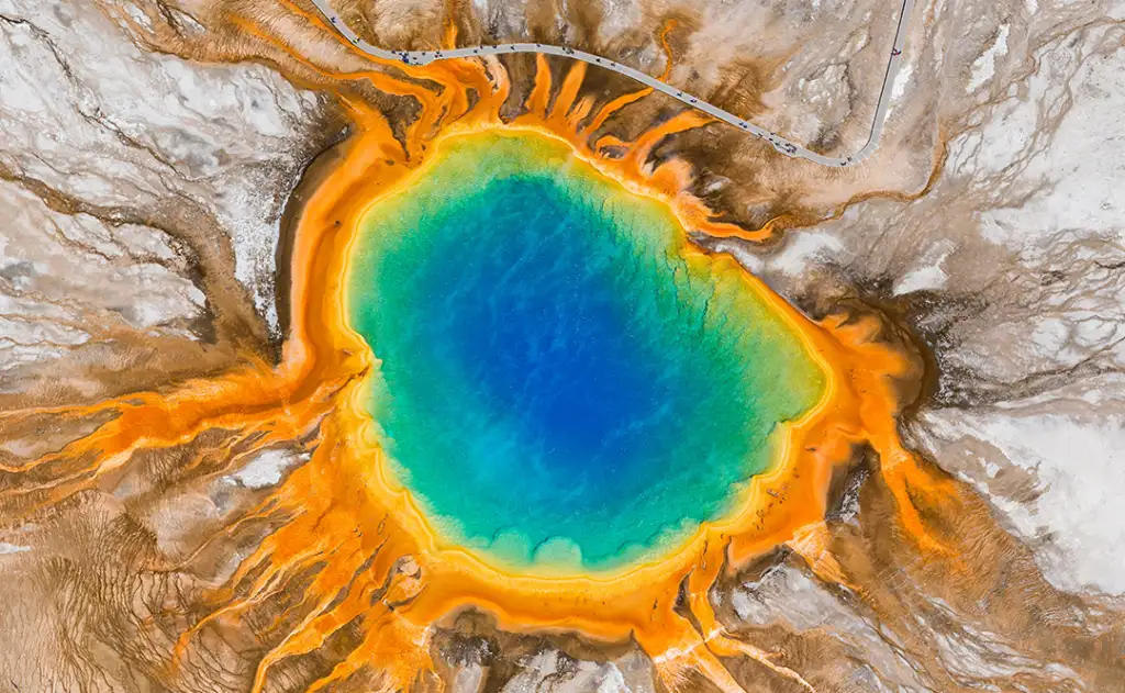 Grand Prismatic Spring, Midway Geyser Basin, Yellowstone National Park, Wyoming, USA