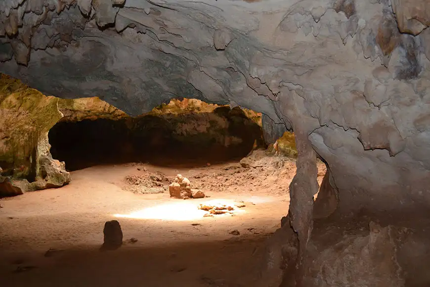 guadirikiri cave aruba.