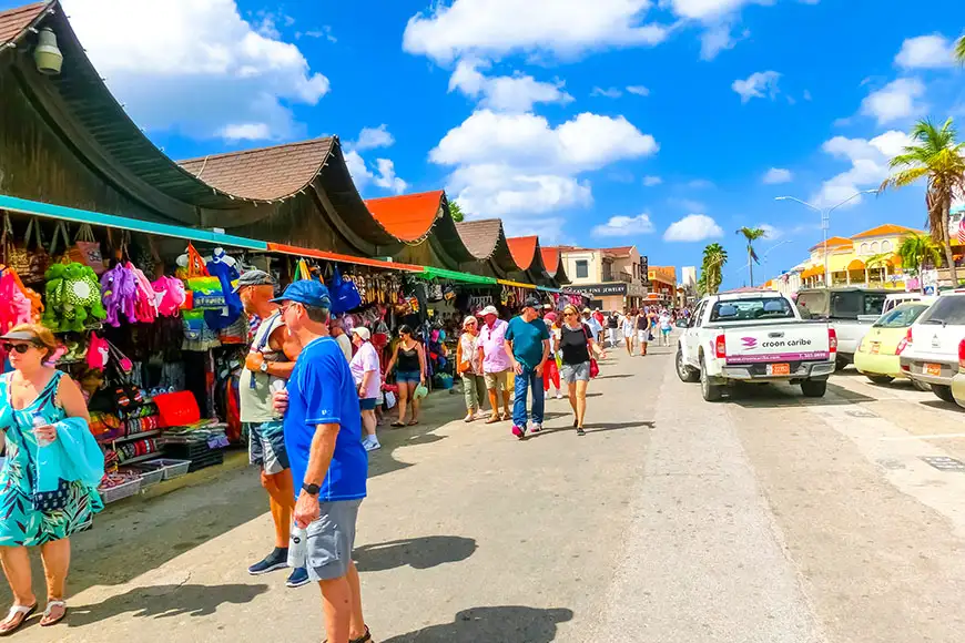 shopping in oranjestad aruba.