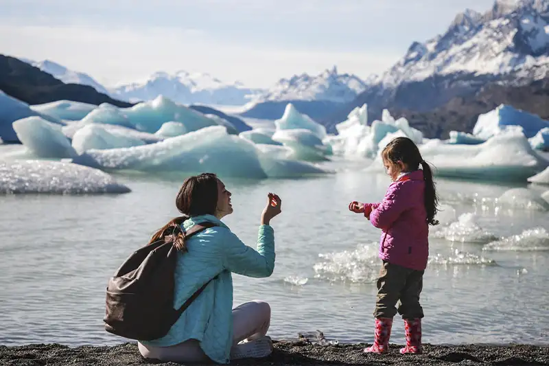 Mother and child exploring the surrounding nature at the Rio Serrano Hotel & Spa