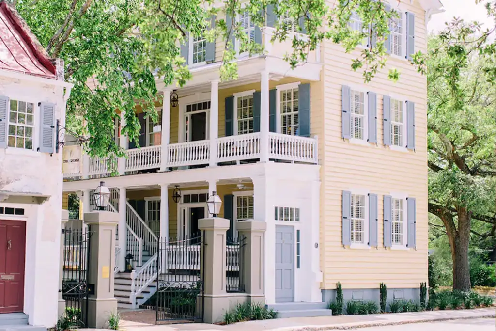 Front entrance to the Zero George Street in Charleston, SC